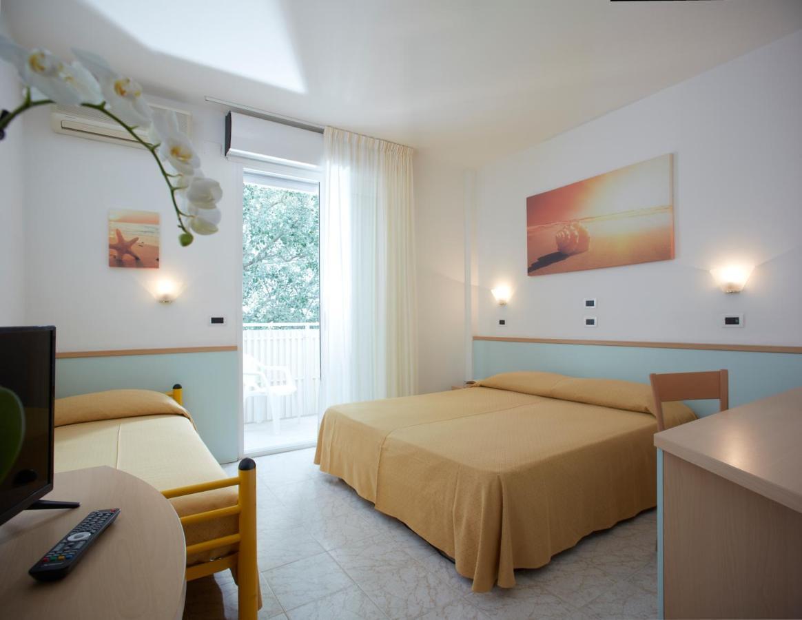 Hotel Pelikan Lignano Sabbiadoro Ngoại thất bức ảnh