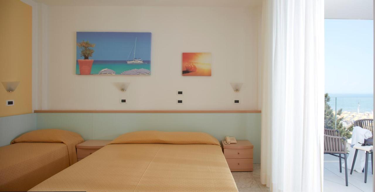Hotel Pelikan Lignano Sabbiadoro Ngoại thất bức ảnh
