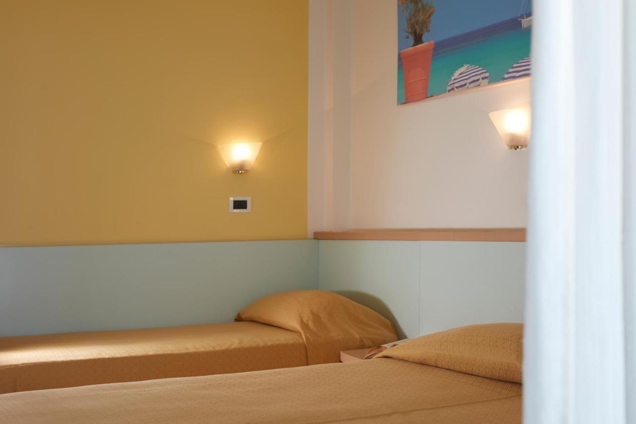 Hotel Pelikan Lignano Sabbiadoro Ngoại thất bức ảnh
