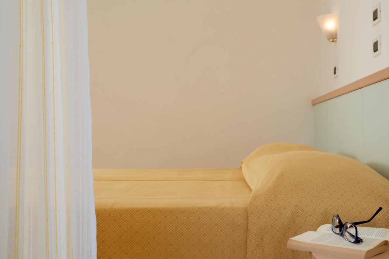 Hotel Pelikan Lignano Sabbiadoro Ngoại thất bức ảnh