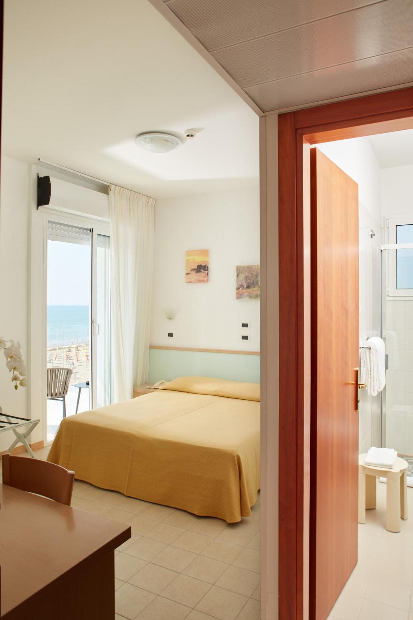 Hotel Pelikan Lignano Sabbiadoro Ngoại thất bức ảnh