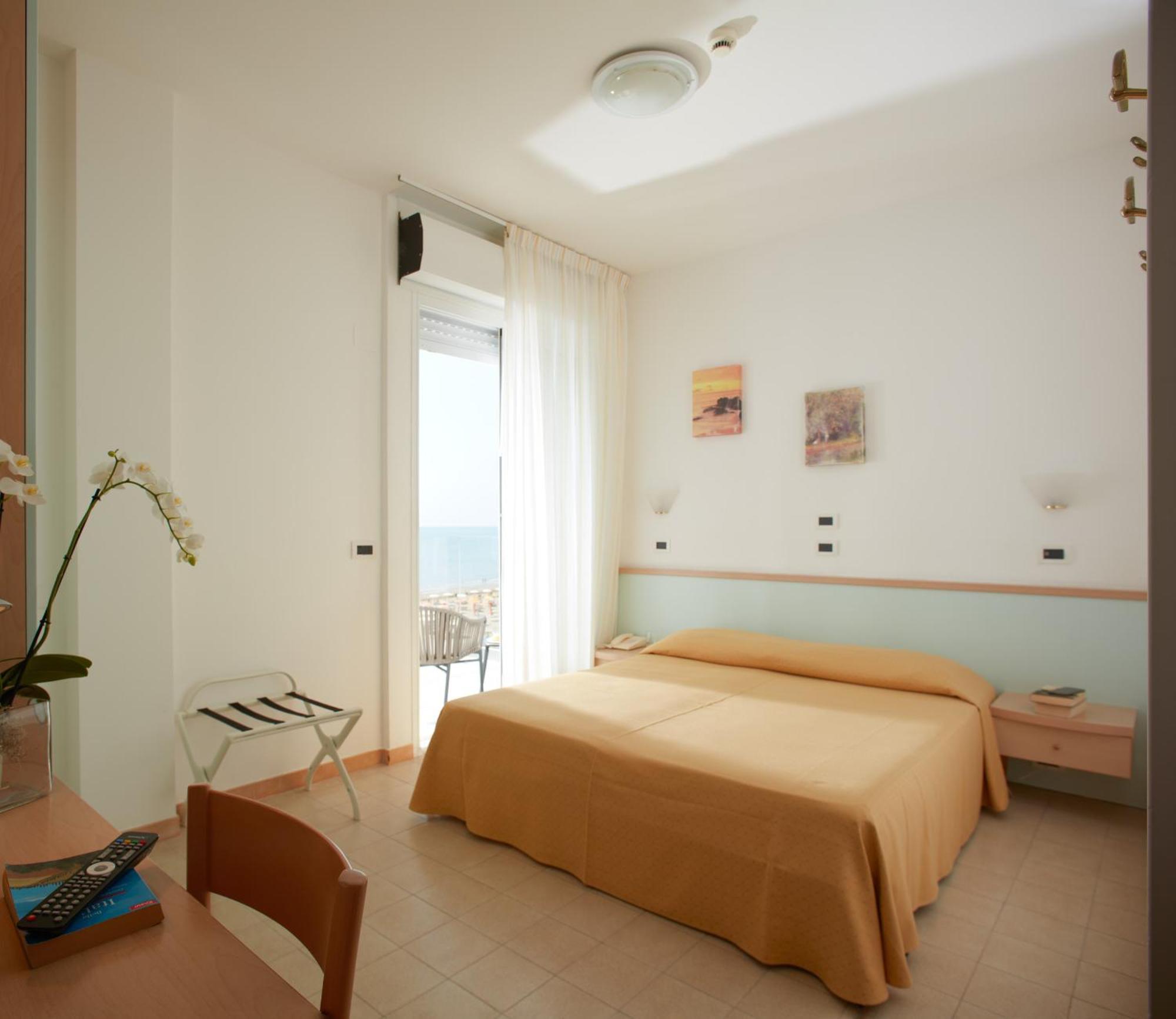 Hotel Pelikan Lignano Sabbiadoro Ngoại thất bức ảnh