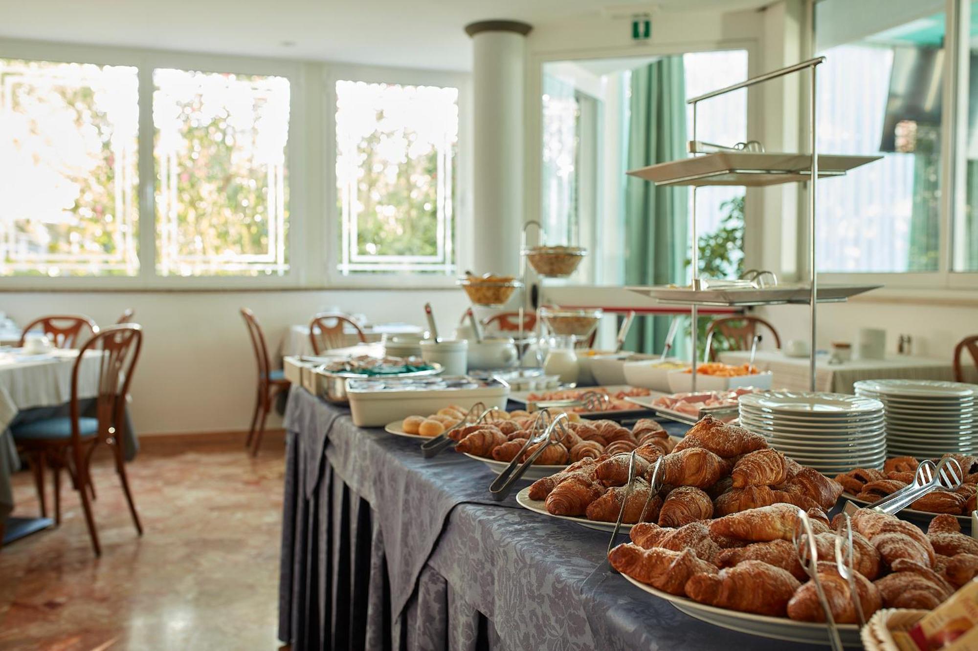 Hotel Pelikan Lignano Sabbiadoro Ngoại thất bức ảnh
