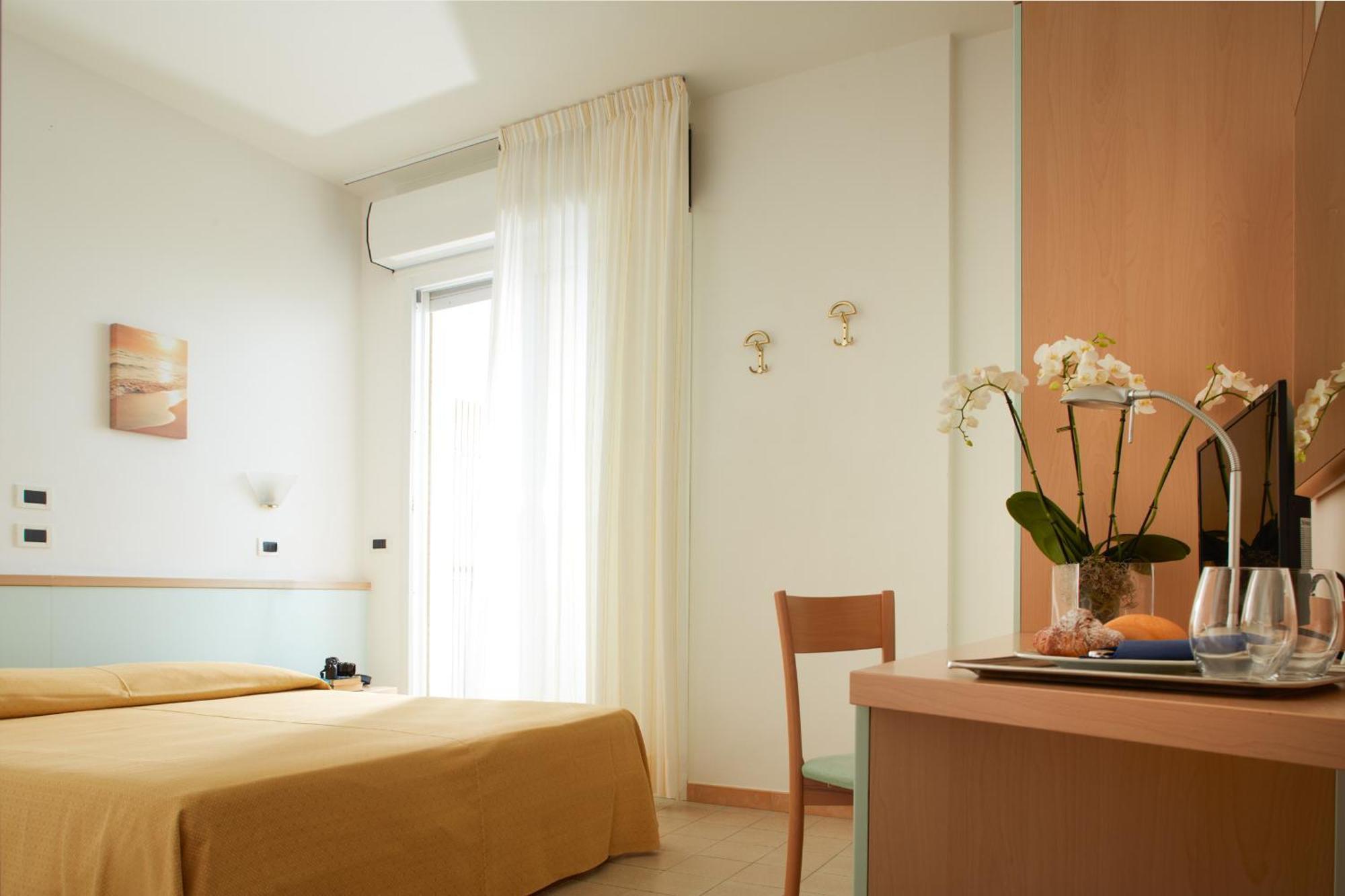 Hotel Pelikan Lignano Sabbiadoro Ngoại thất bức ảnh