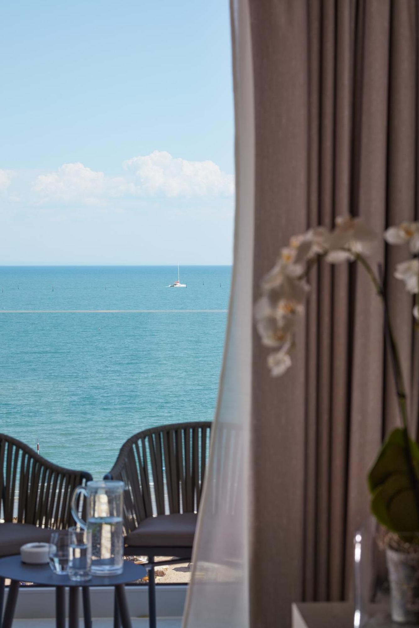 Hotel Pelikan Lignano Sabbiadoro Ngoại thất bức ảnh