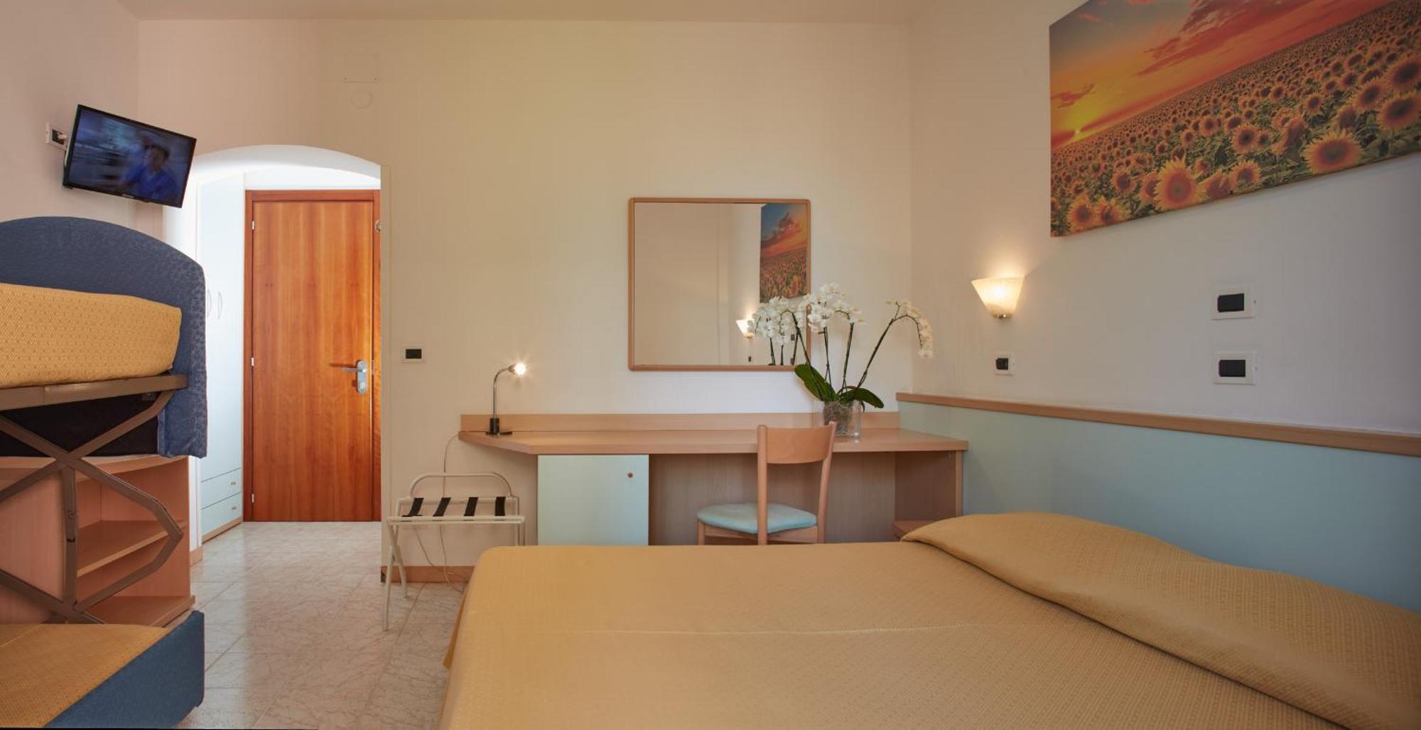 Hotel Pelikan Lignano Sabbiadoro Ngoại thất bức ảnh