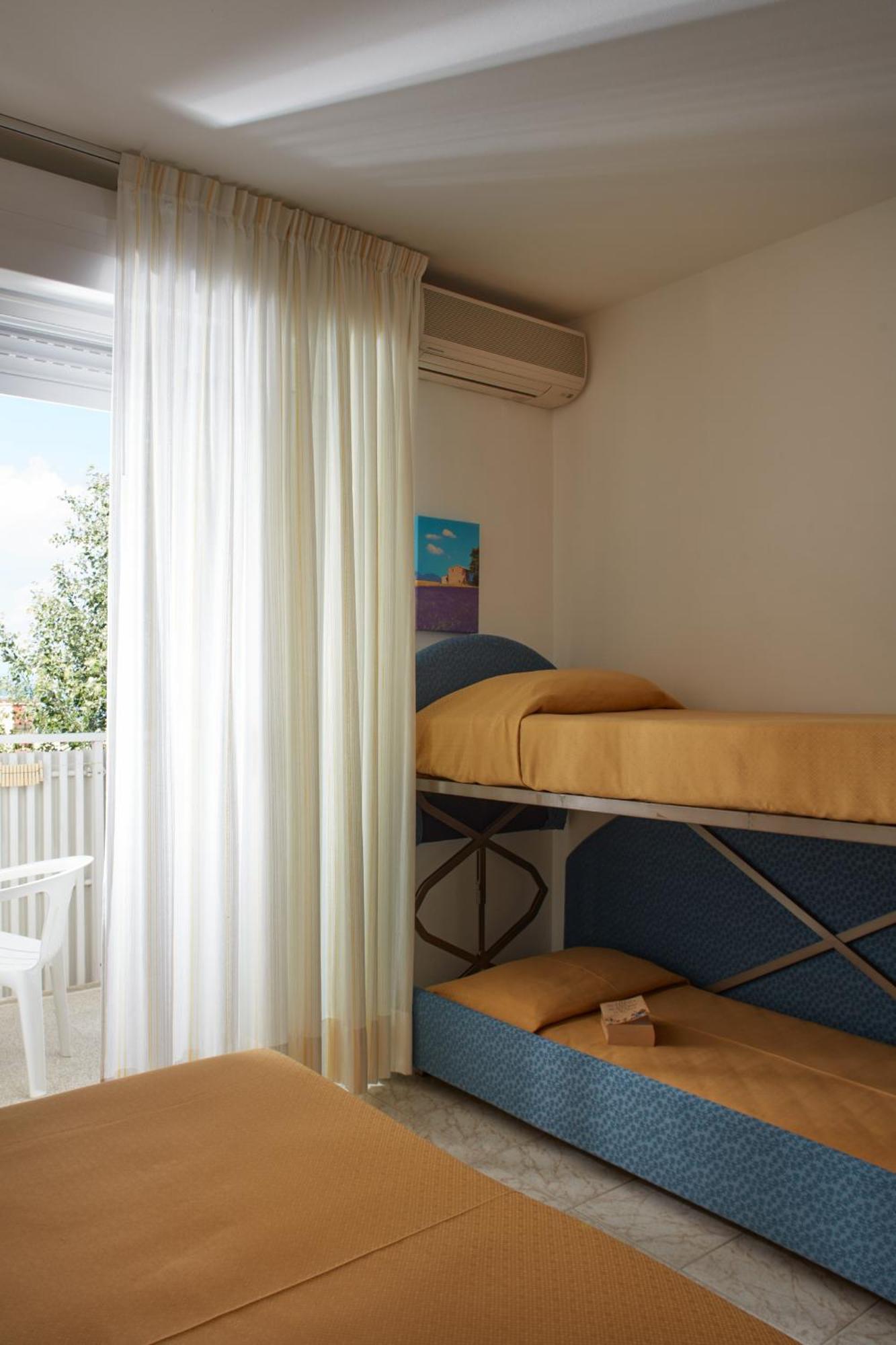 Hotel Pelikan Lignano Sabbiadoro Ngoại thất bức ảnh