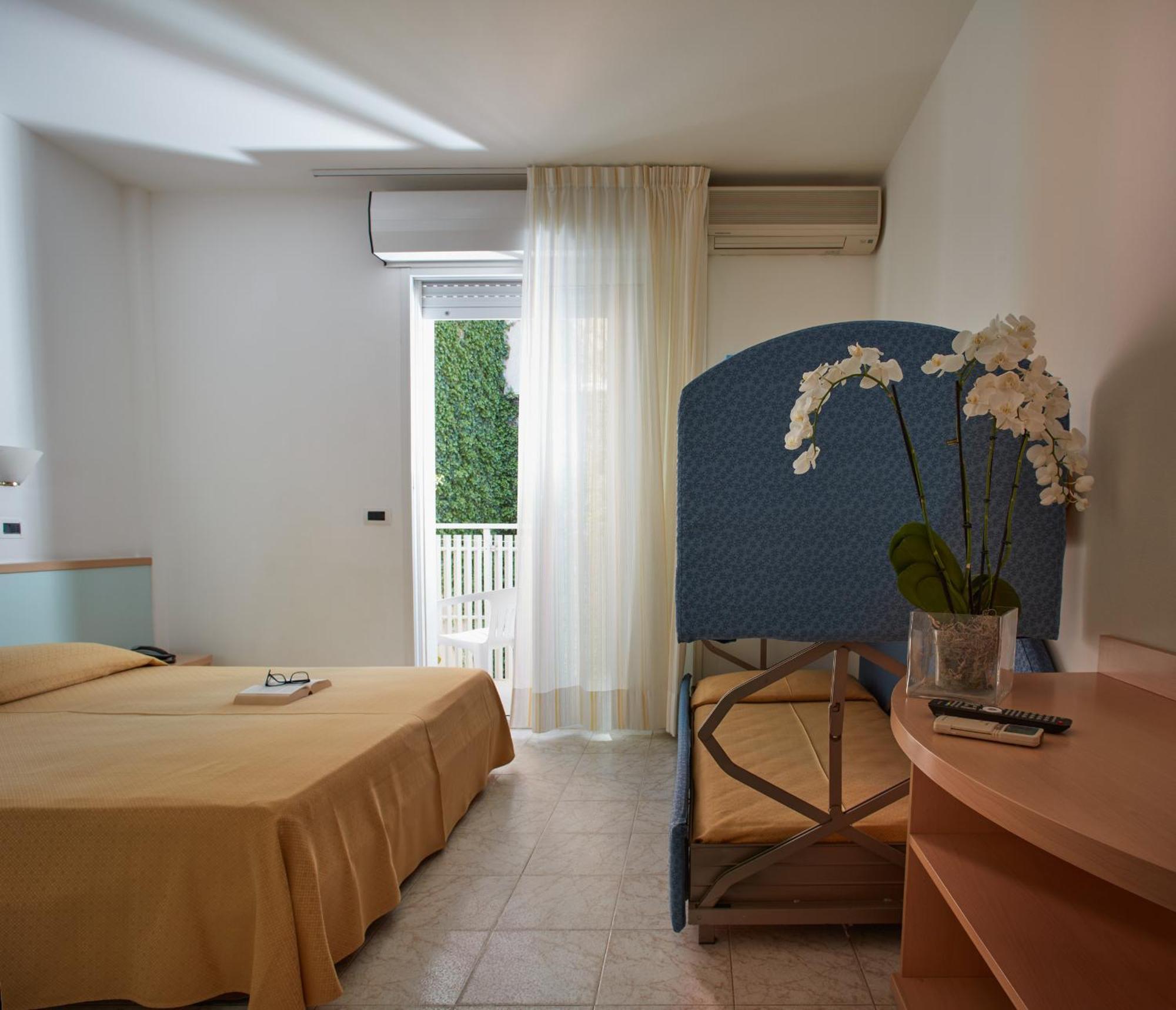 Hotel Pelikan Lignano Sabbiadoro Ngoại thất bức ảnh