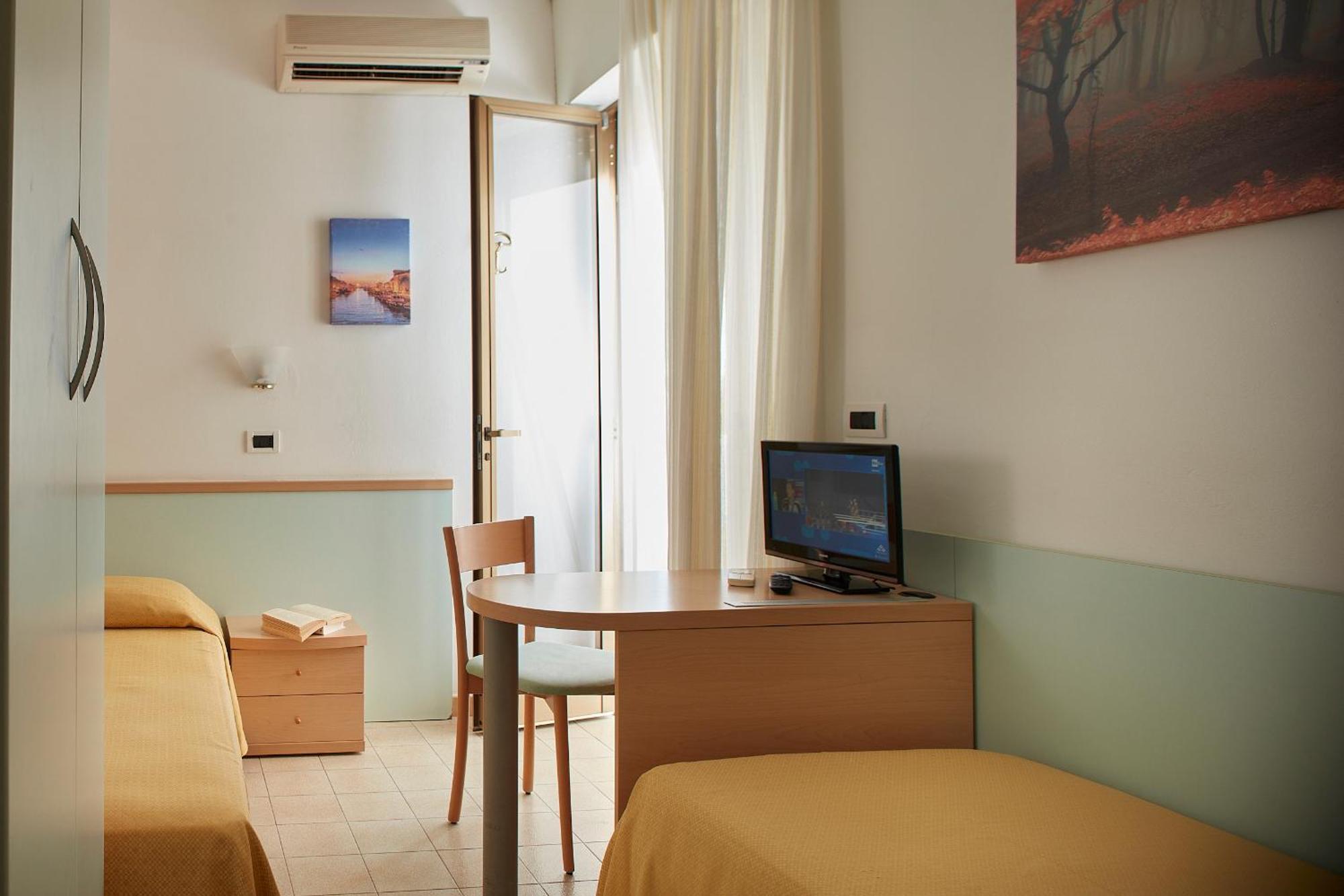 Hotel Pelikan Lignano Sabbiadoro Ngoại thất bức ảnh