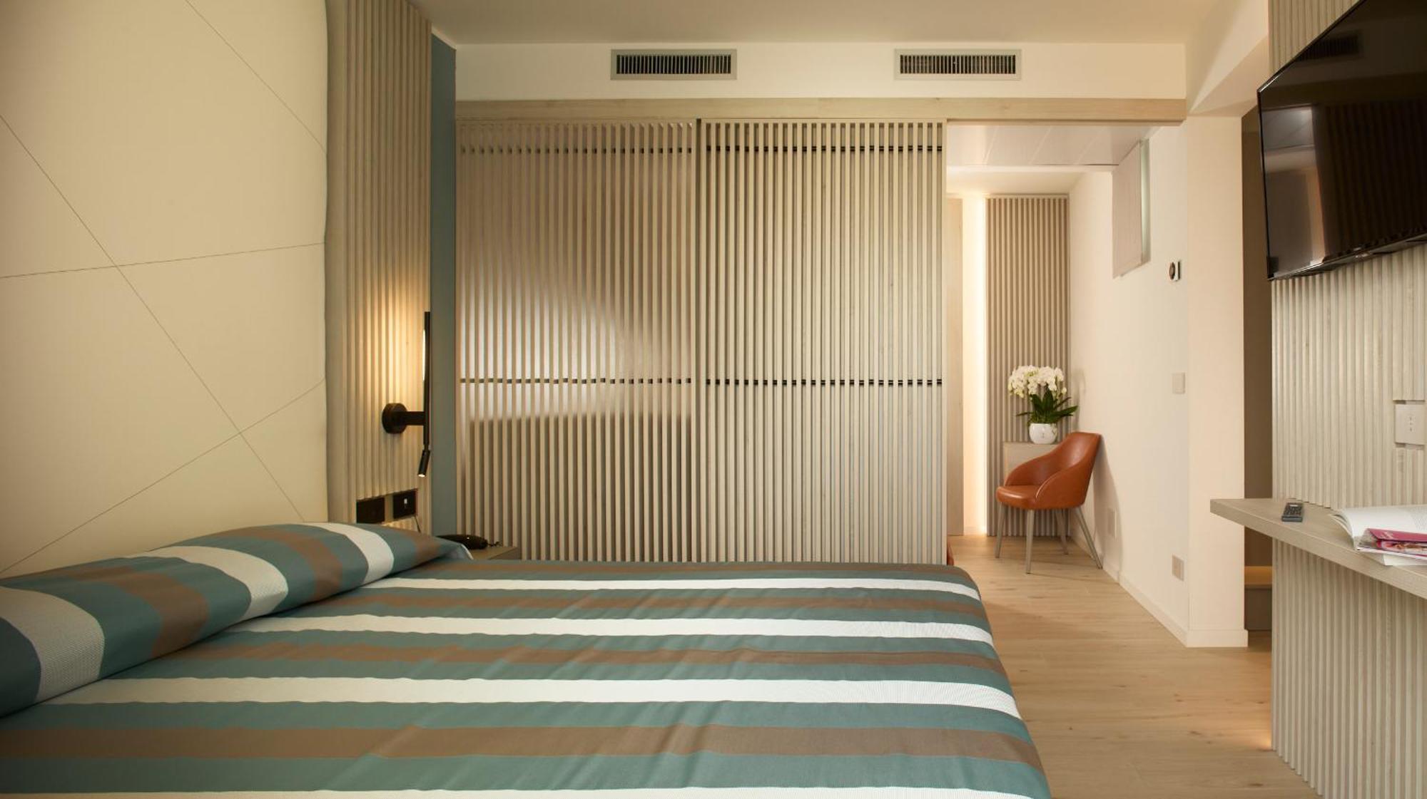 Hotel Pelikan Lignano Sabbiadoro Ngoại thất bức ảnh